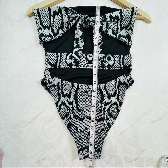 Hilo snake print strapless full piece bathing suit swim Small - Picture 10 of 12